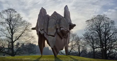Representative artist / studio image for Tony Cragg