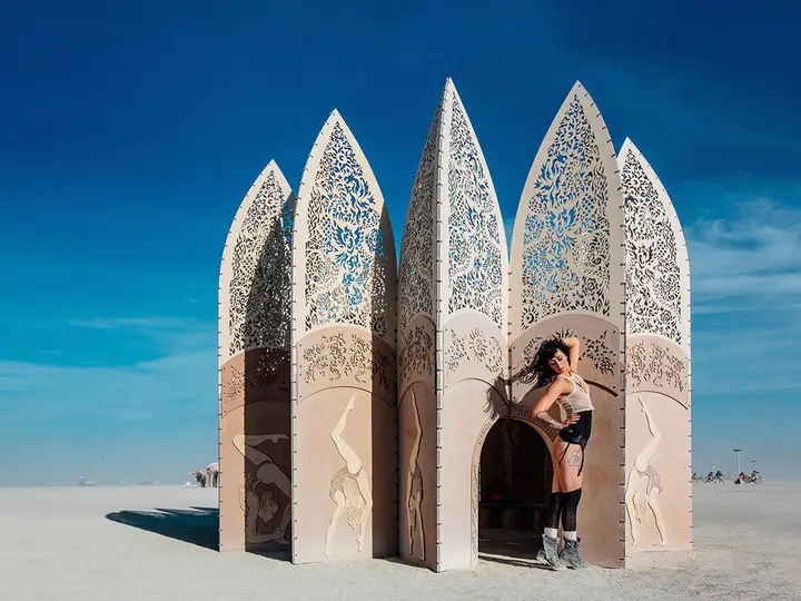 Image from the project source for Cirque de Reflexions