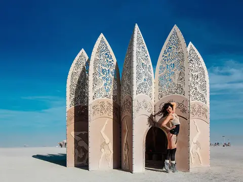 Image from the project source for Cirque de Reflexions