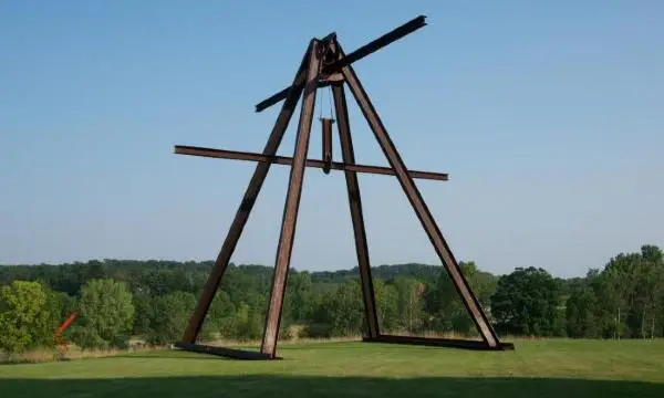 Representative artist / studio image for Mark di Suvero